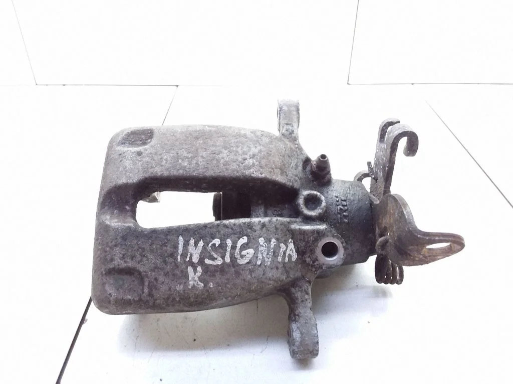 Rear brake caliper – rear left