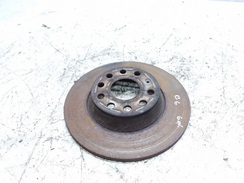 Tagumine piduriketas