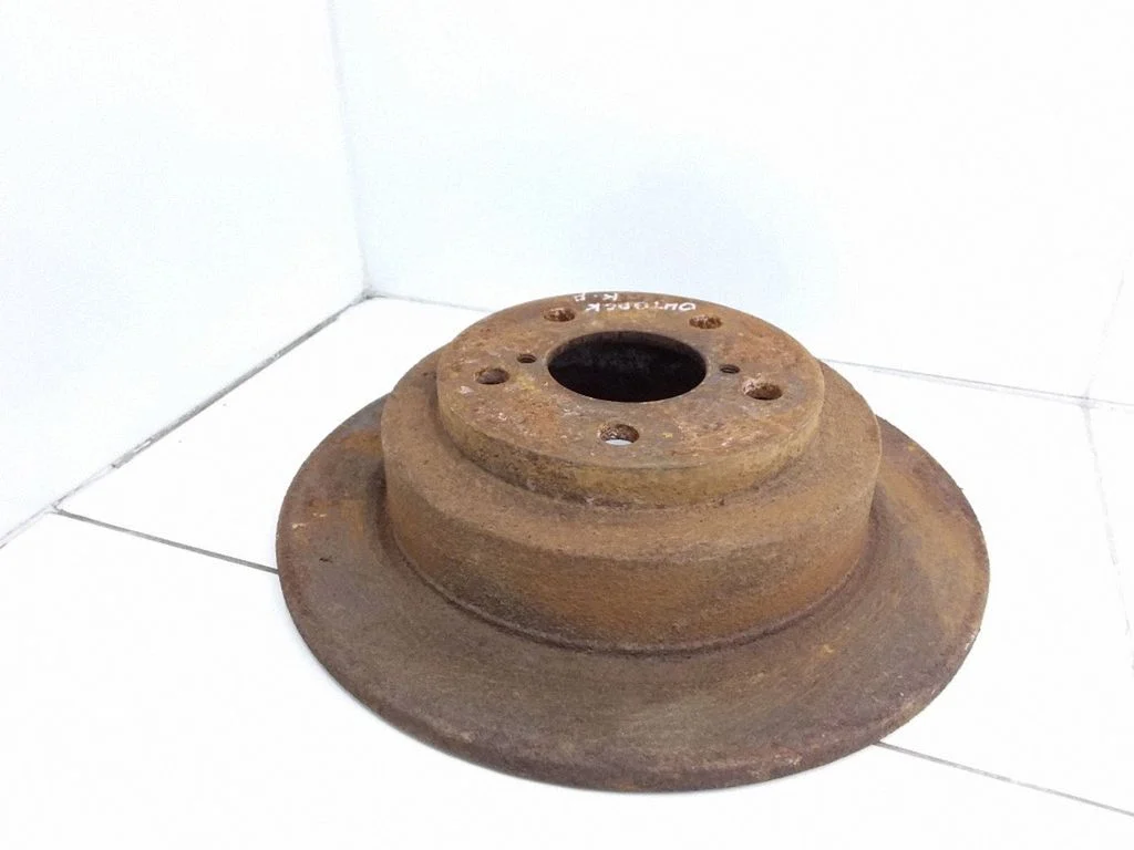 Aizmugurējais bremžu disks – Subaru Outback (1997-1998)