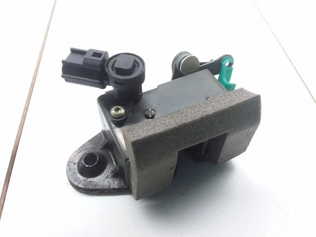 Tailgate/trunk/boot lock/catch/latch 2290
