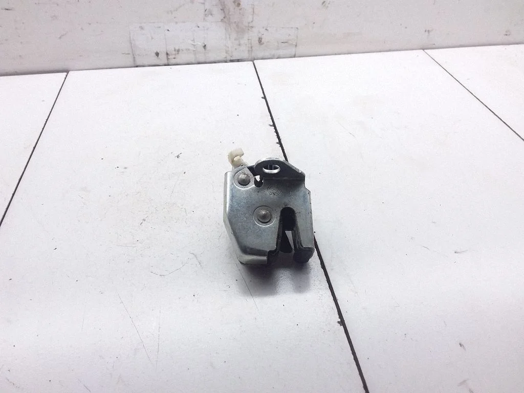 Tailgate/trunk/boot lock/catch/latch T055