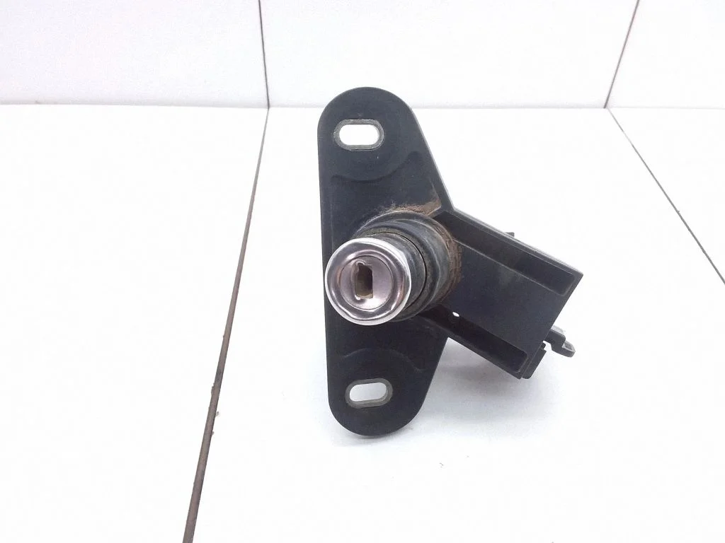 Tailgate/trunk/boot lock/catch/latch – Opel Vectra C (2002-2005)