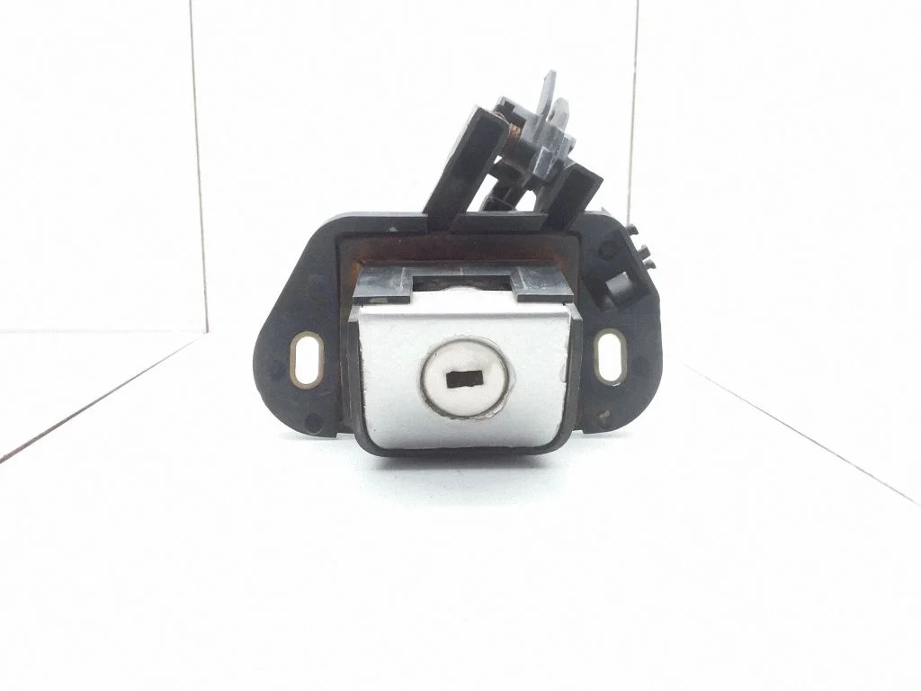 Tailgate/trunk/boot lock/catch/latch – Opel Vectra C (2002-2005)