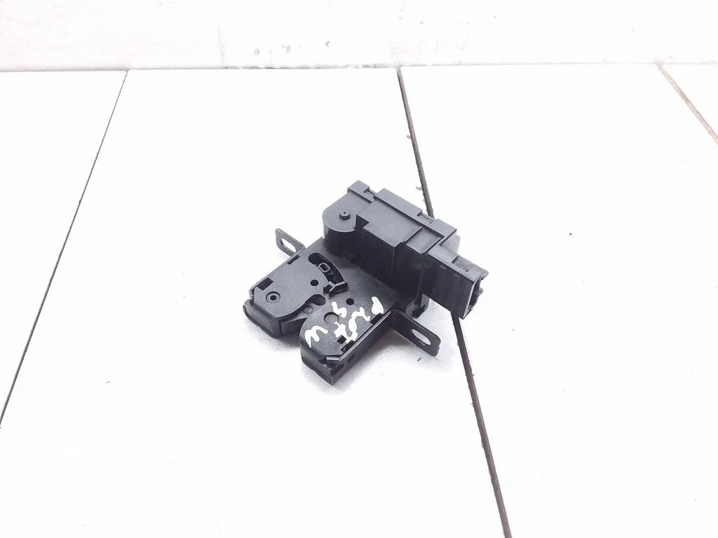 Tailgate/trunk/boot lock/catch/latch – Peugeot 207 CC (2007-2014)