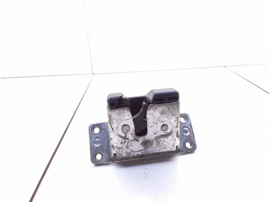 Aizmugurējā vāka slēdzene 90563999