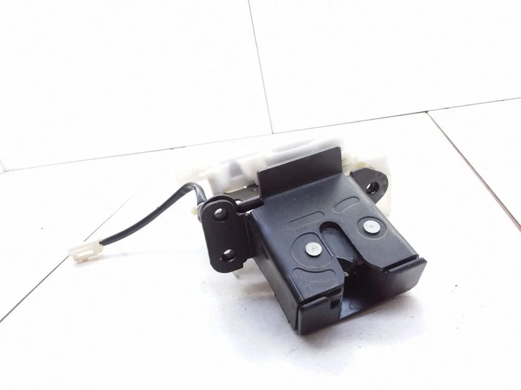 Tailgate/trunk/boot lock/catch/latch B6701