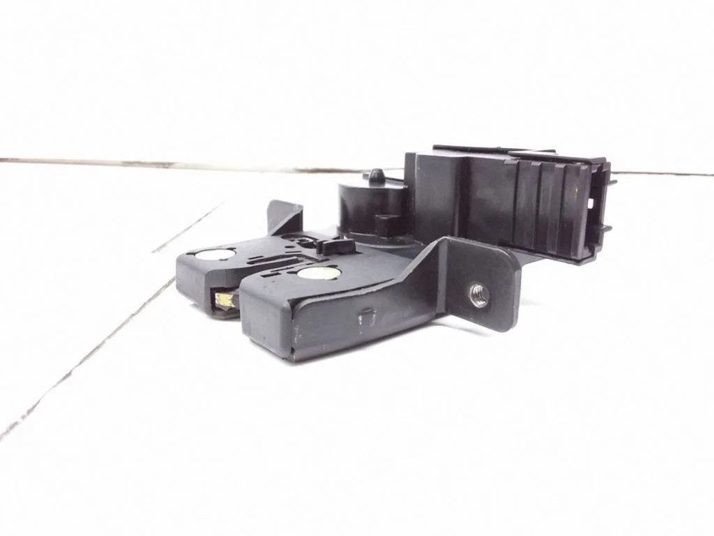 Tailgate/trunk/boot lock/catch/latch 8200061476C
