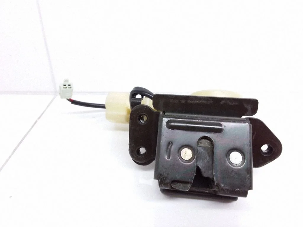 Tailgate/trunk/boot lock/catch/latch 020722 – Mazda MPV II LW (1999-2007)