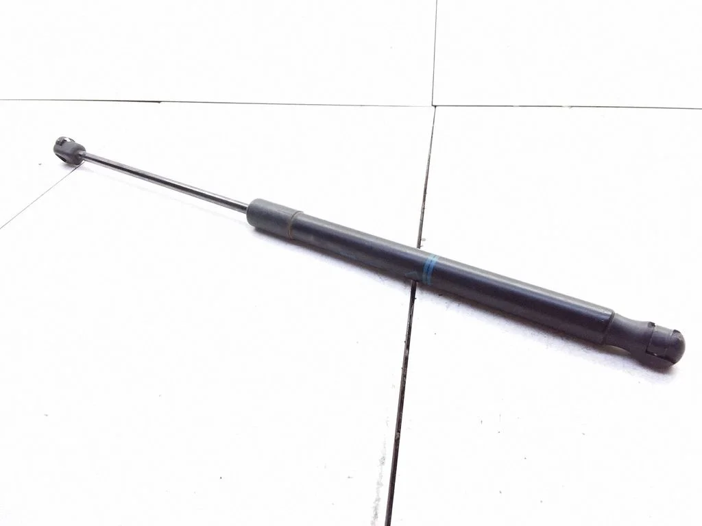 Aizmugurējā vāka amortizators – Opel Astra H (2004-2012)