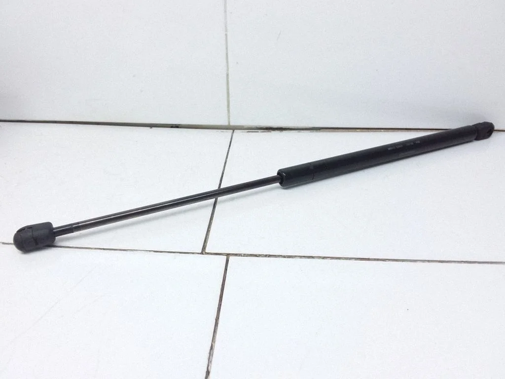 Siłownik (sprężyna gazowa) klapy bagażnika XR8316C826AA