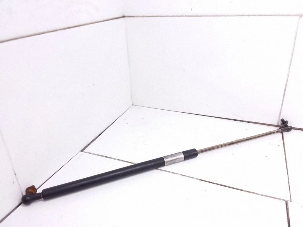 Tailgate/trunk strut/damper – Subaru Impreza II (2001-2002)