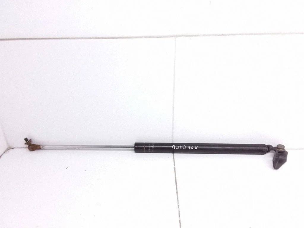 Tailgate/trunk strut/damper – Subaru Outback (1997-1998)