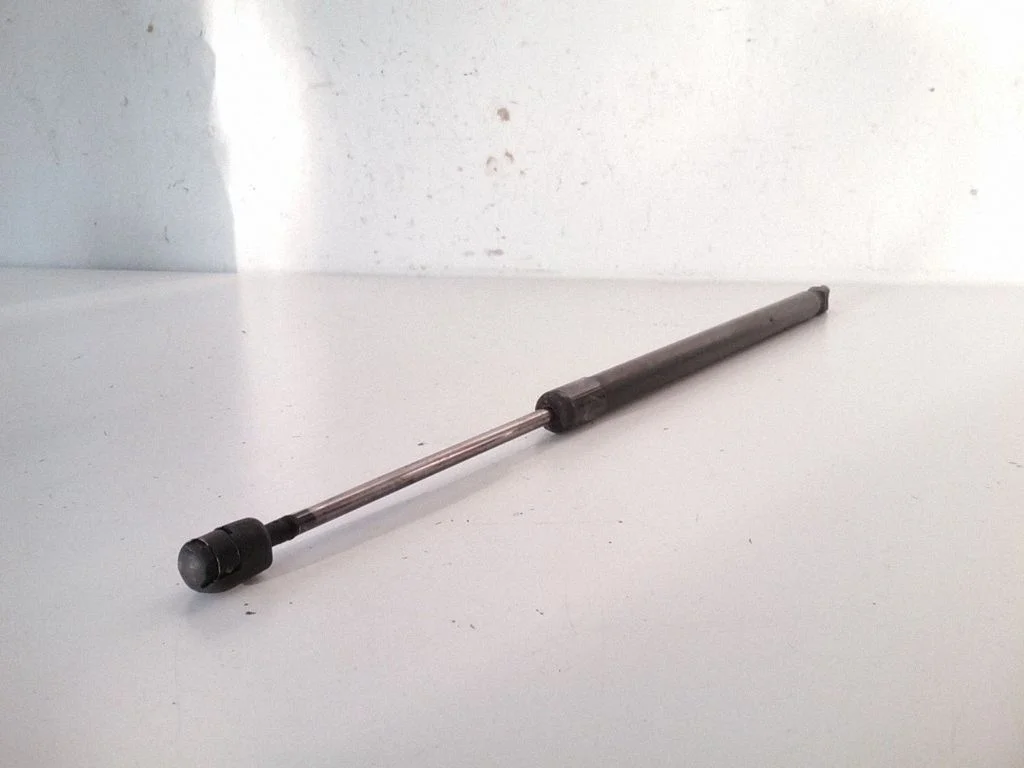 Tailgate/trunk strut/damper – Volkswagen Touran I (2003-2010)