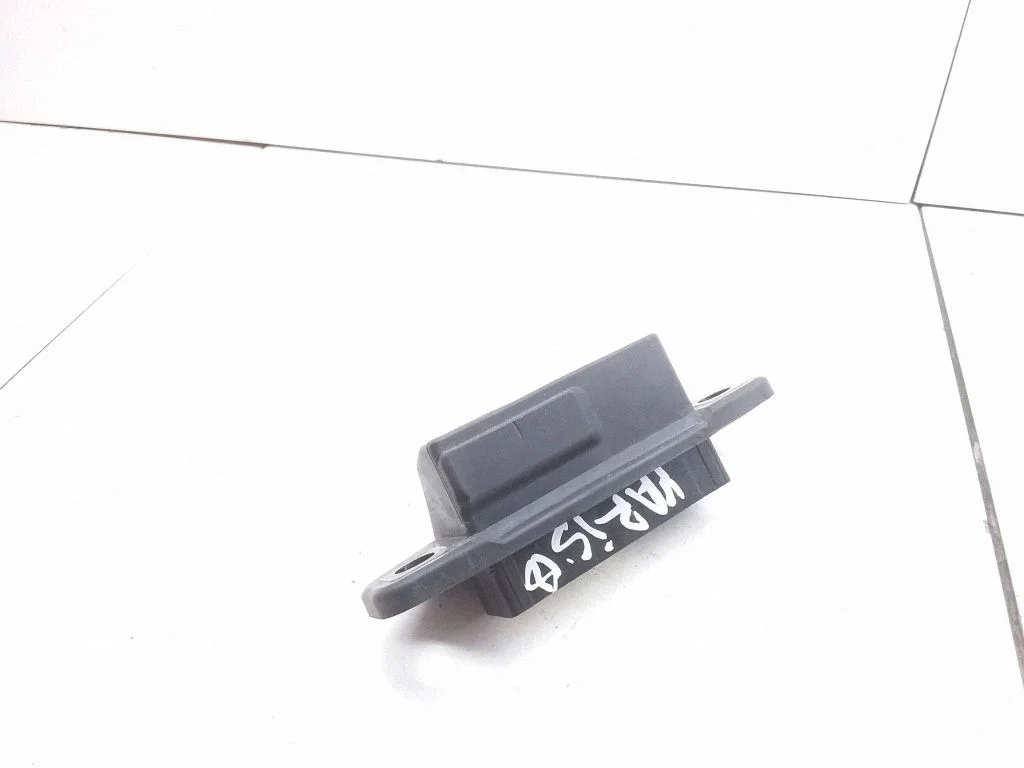 Tailgate/trunk/boot exterior handle – Toyota Yaris (2015-)
