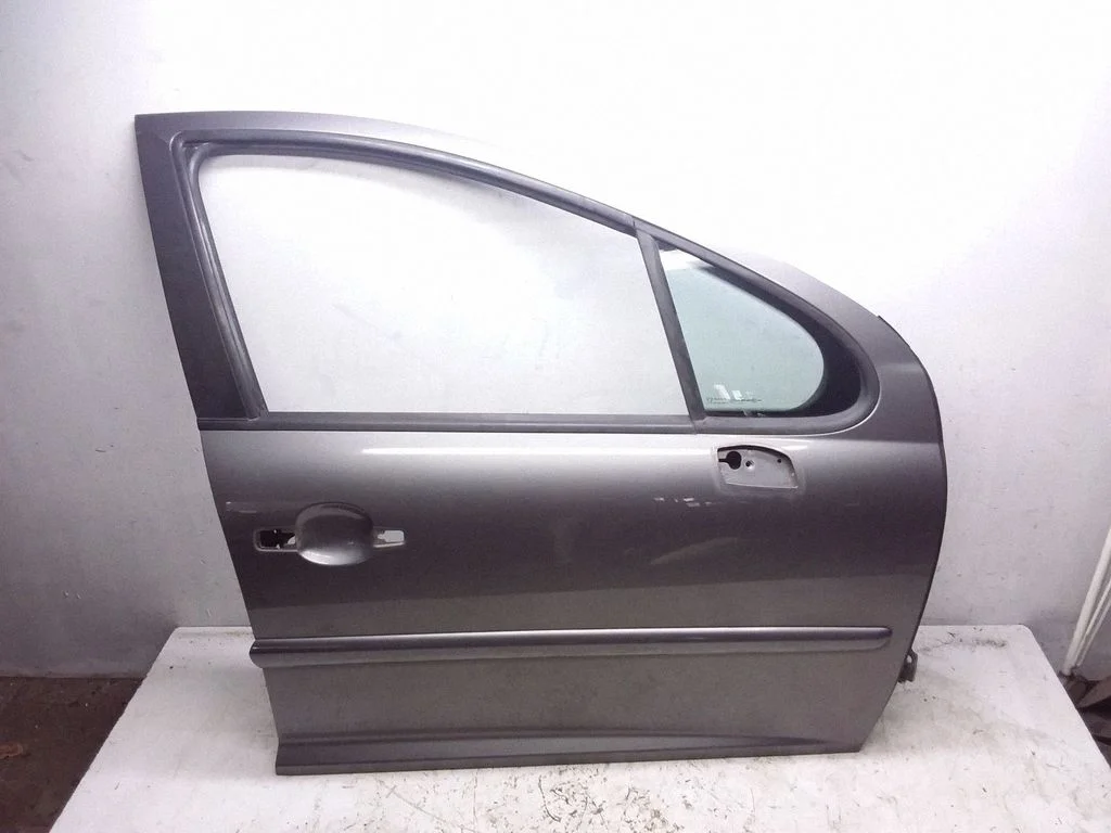 Priekšējās durvis – Peugeot 207 CC (2007-2014)
