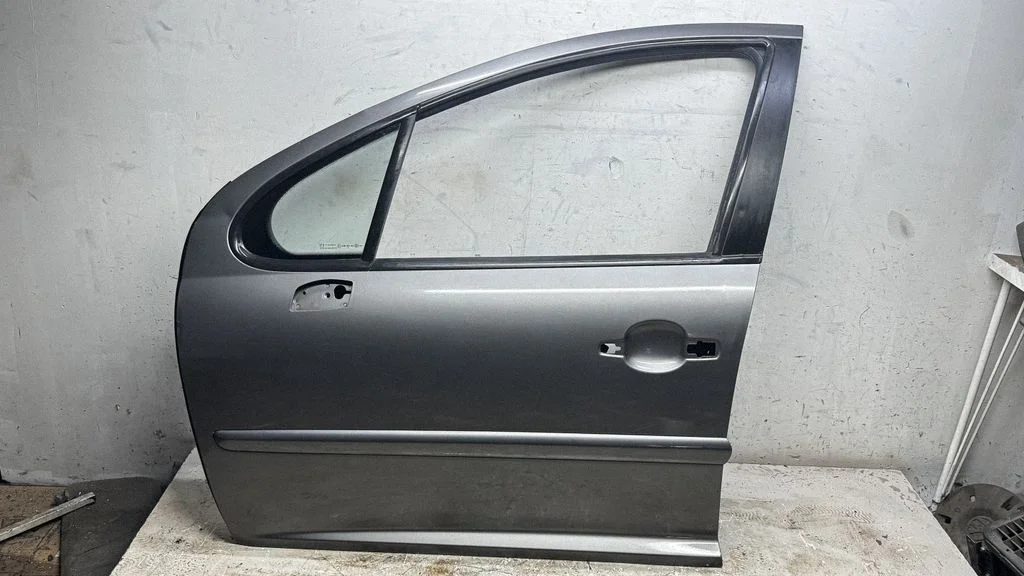Priekšējās durvis – Peugeot 207 CC (2007-2014)