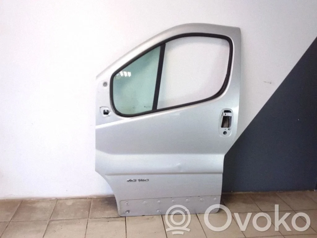 Esiuks – Renault Trafic II (X83) (2001-2014)