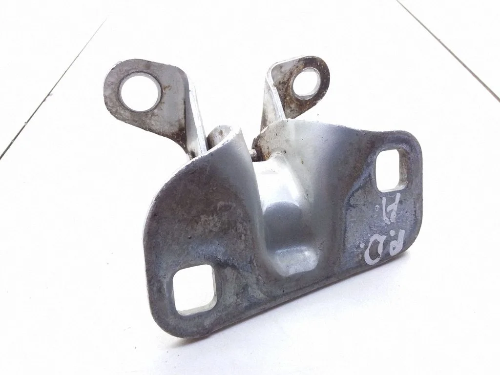 Front door upper hinge 04574300AB