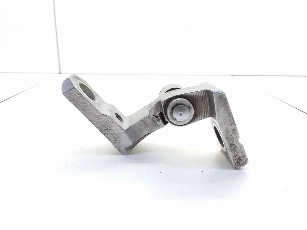 Front door upper hinge 0A2ES0307