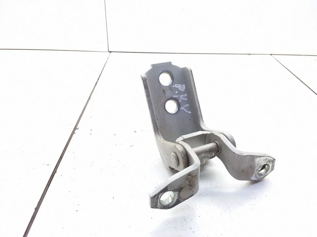 Front door upper hinge – front left