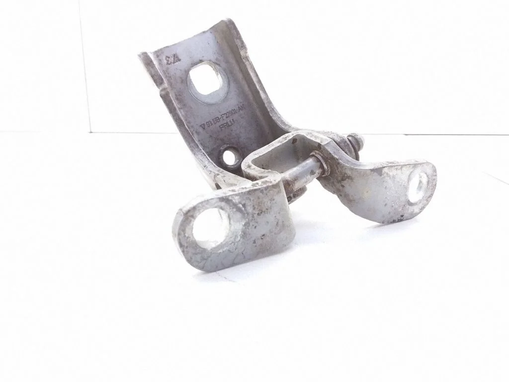 Esiukse ülemine hing 93BBF22801AK