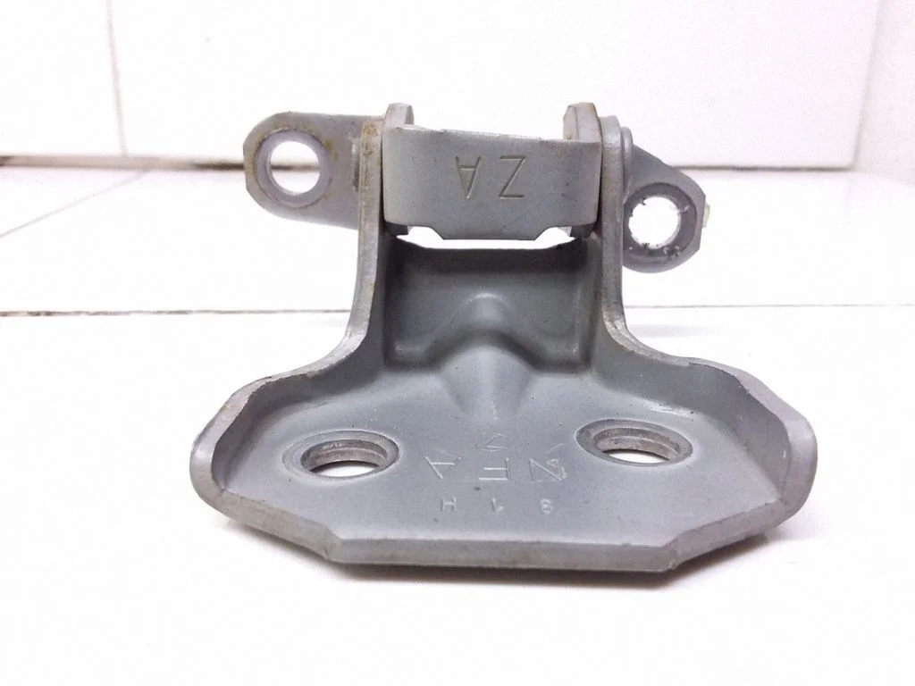 Front door upper hinge – right