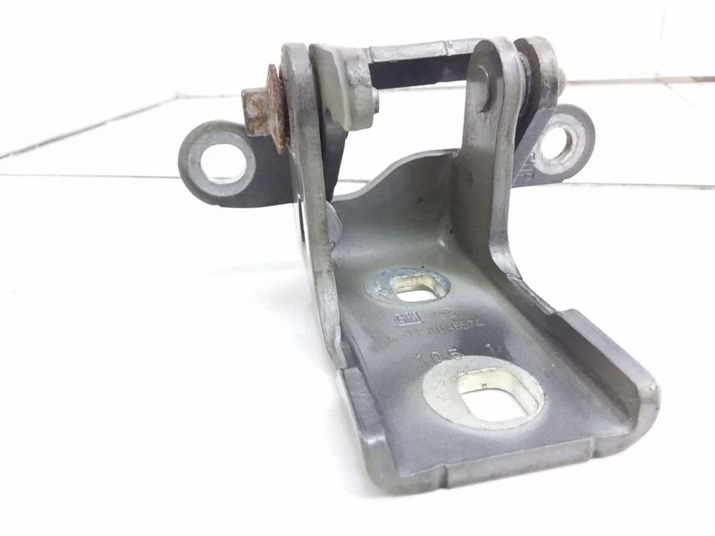 Front door upper hinge A046574