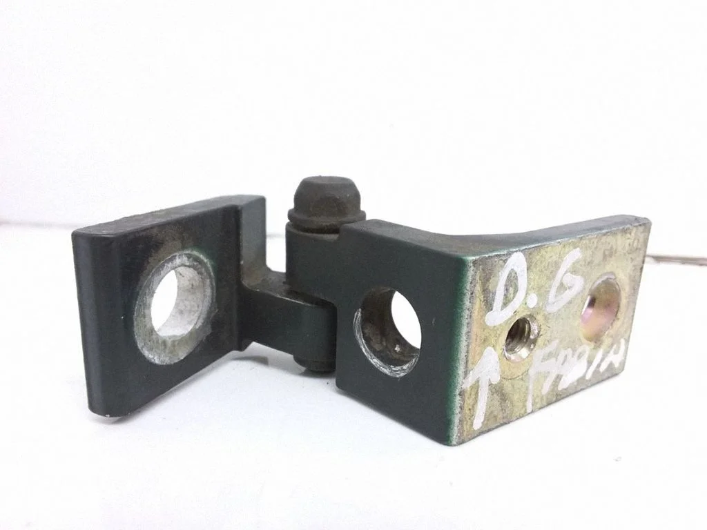 Front door upper hinge 6Y0833402B
