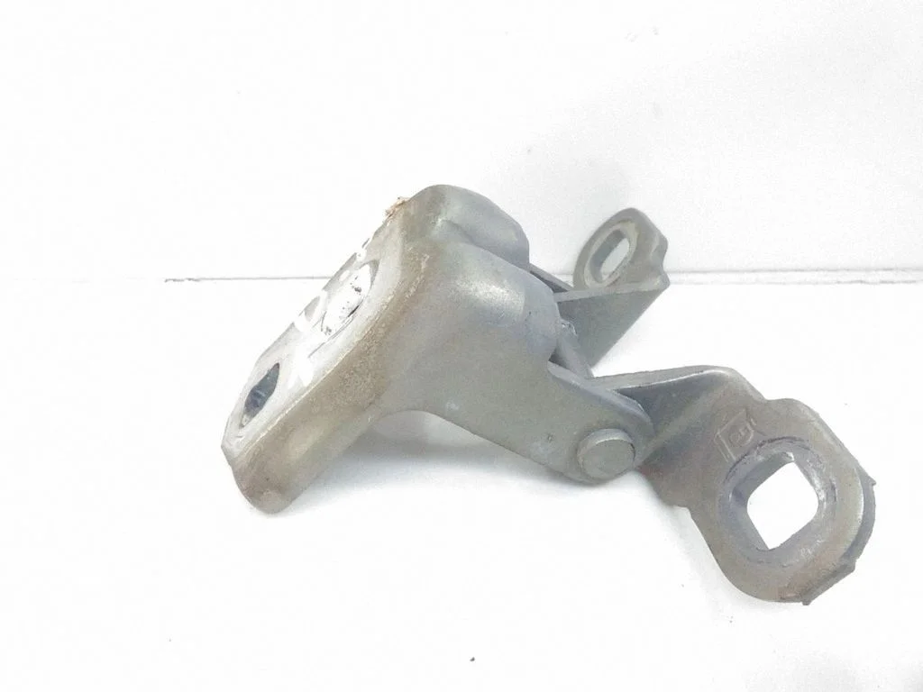 Front door upper hinge 26904T1