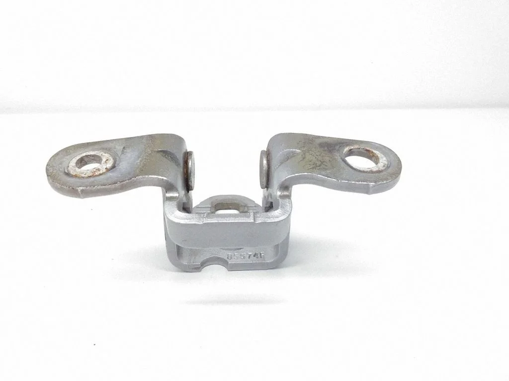 Front door upper hinge 85574F