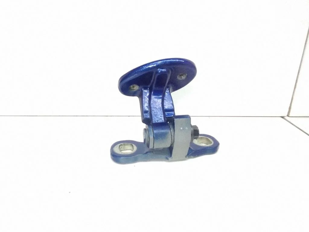 Front door lower hinge 30715360