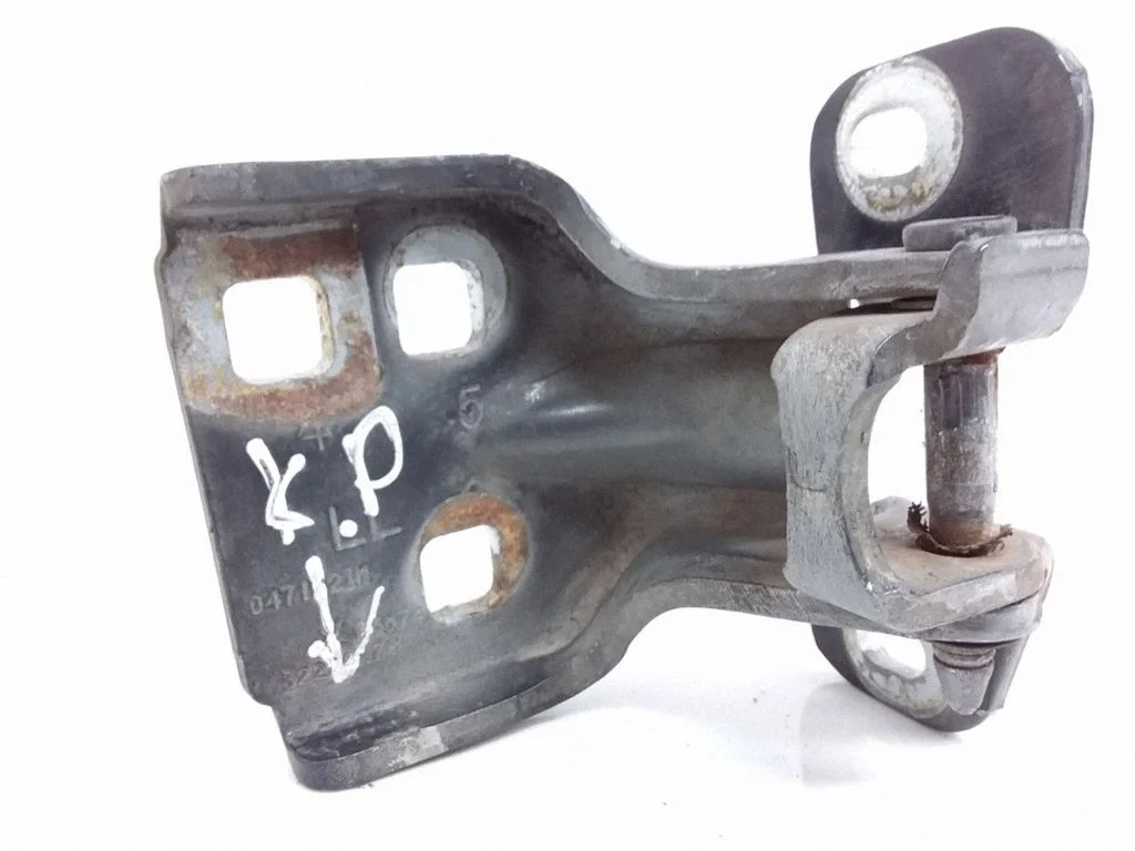 Front door lower hinge – left