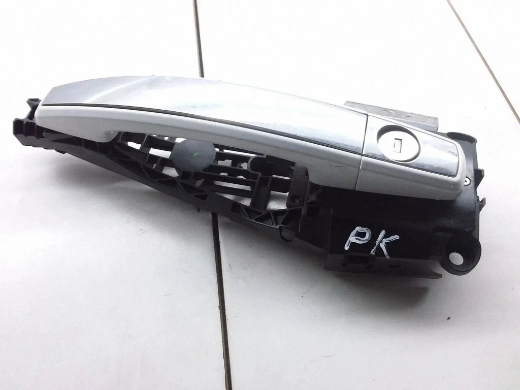 Front door exterior handle 60512PL