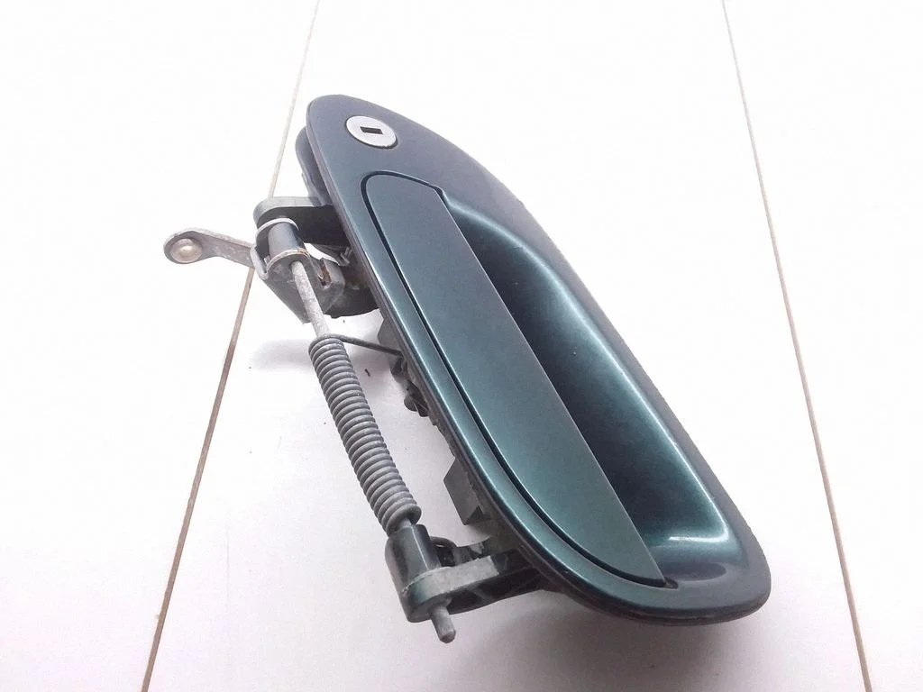 Esiukse välimine käepide Z410