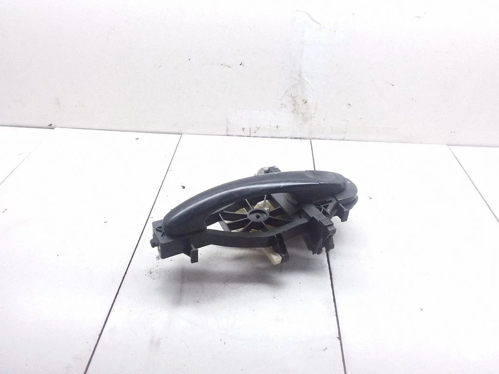 Esiukse välimine käepide – Volkswagen Caddy (2011-2016)