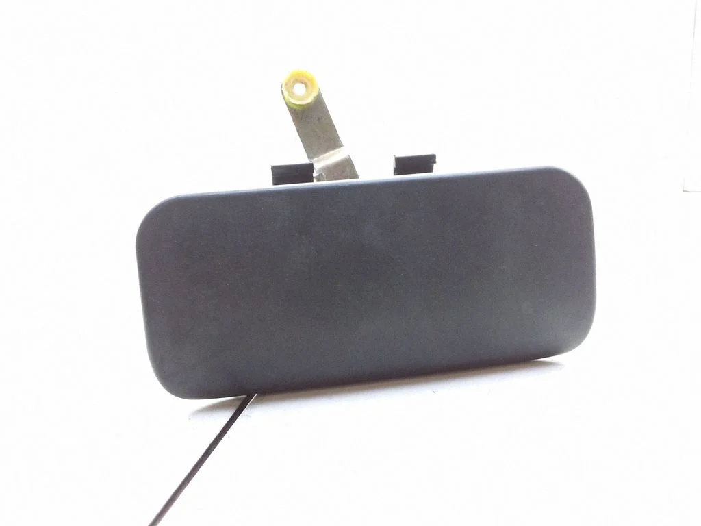 Esiukse välimine käepide YC15V22401