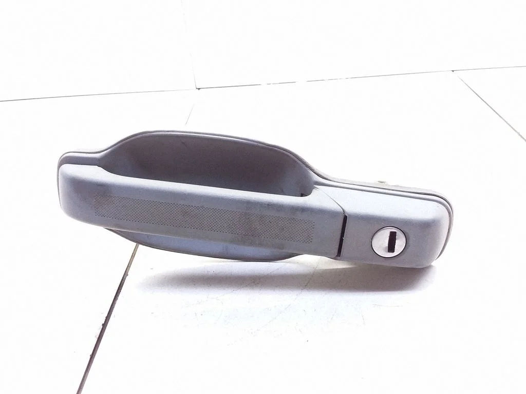 Front door exterior handle – front right