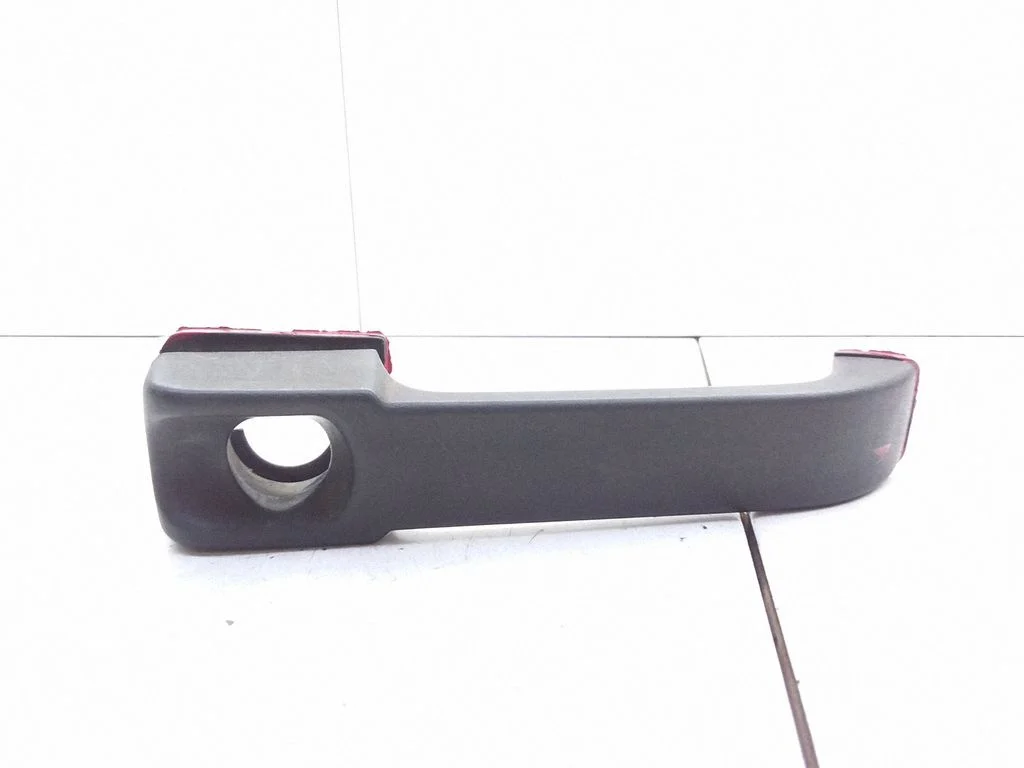 Front door exterior handle – front right