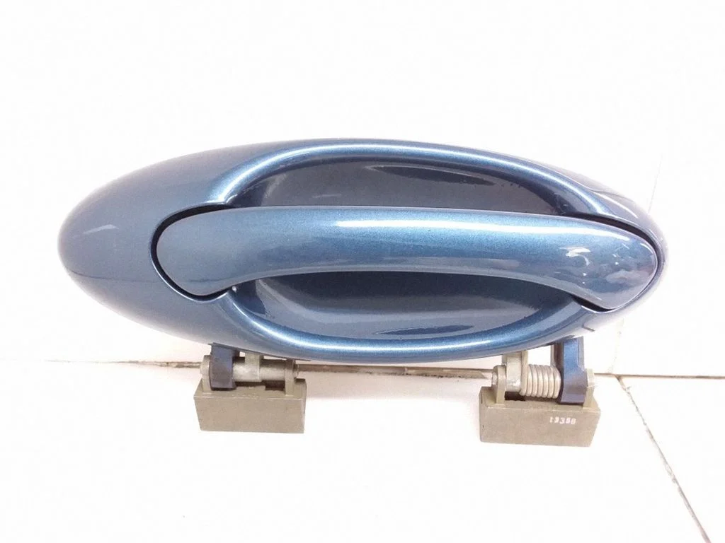 Esiukse välimine käepide 551086