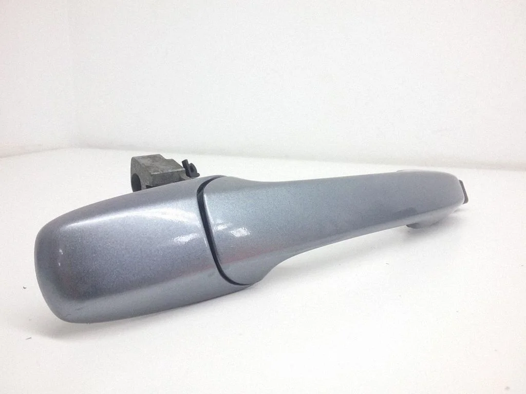 Front door exterior handle – front right