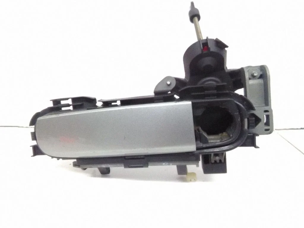 Front door exterior handle – right