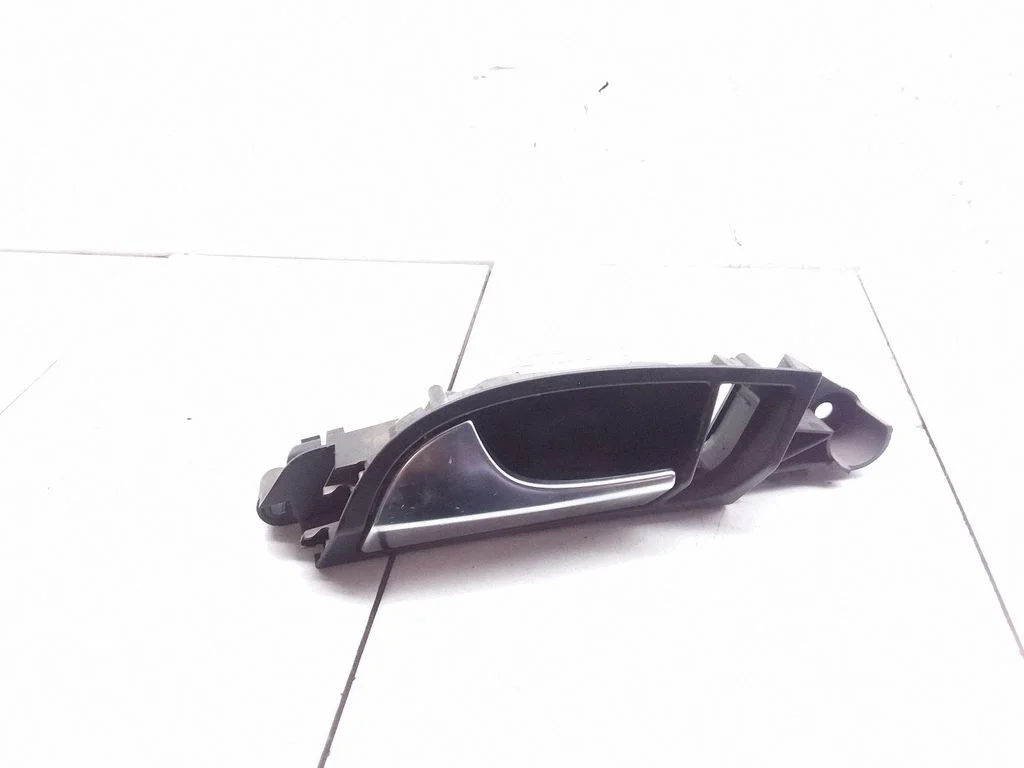 Front door interior handle – Audi Q7 4L (2005-2015)