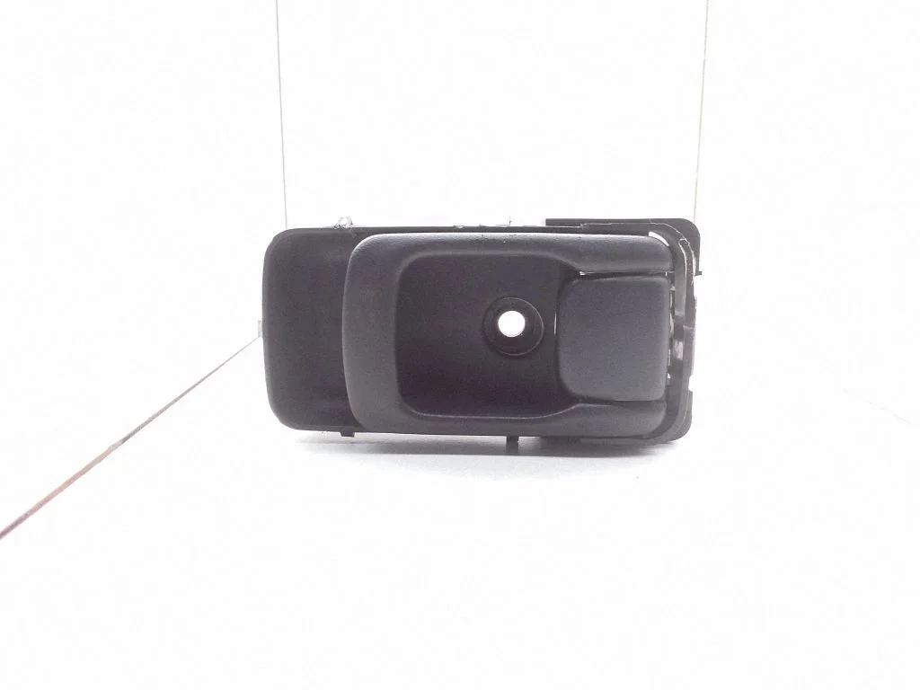 Front door interior handle – front left