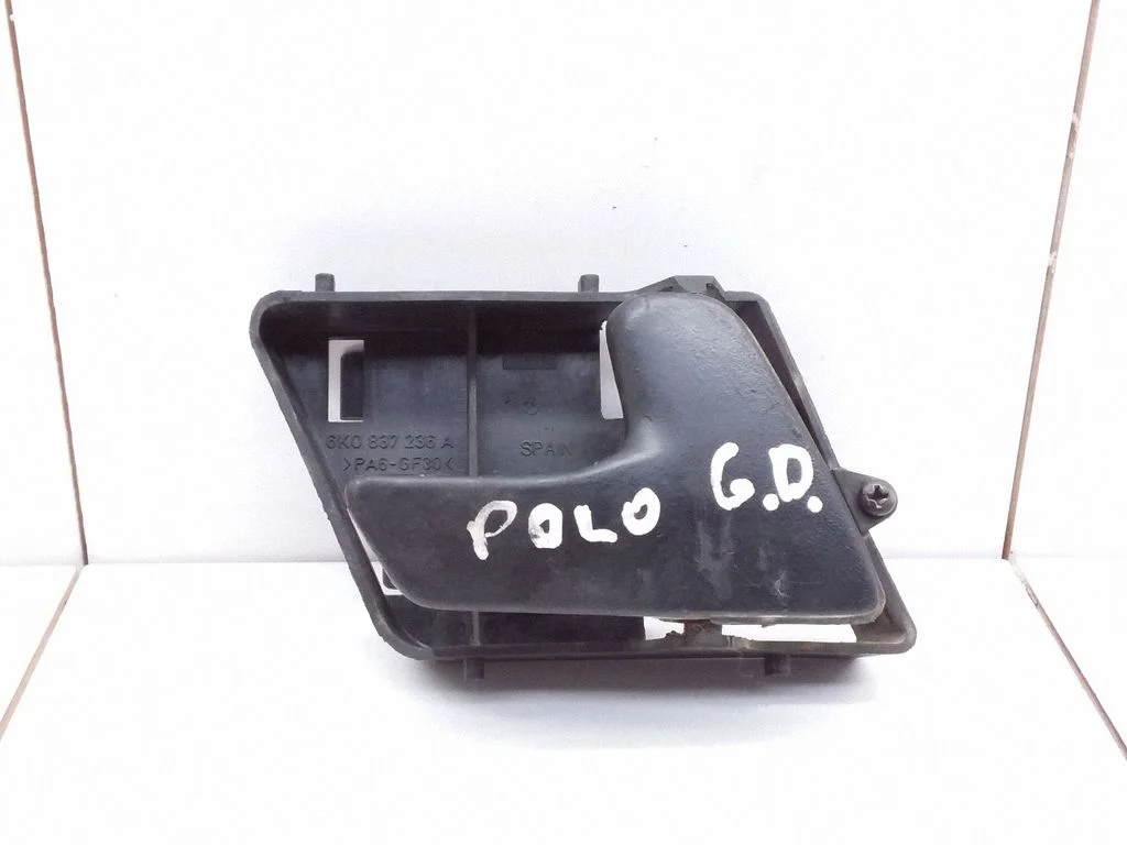 Klamka wewnętrzna drzwi przednich – Volkswagen Polo III 6N 6N2 6NF (1995-2001)