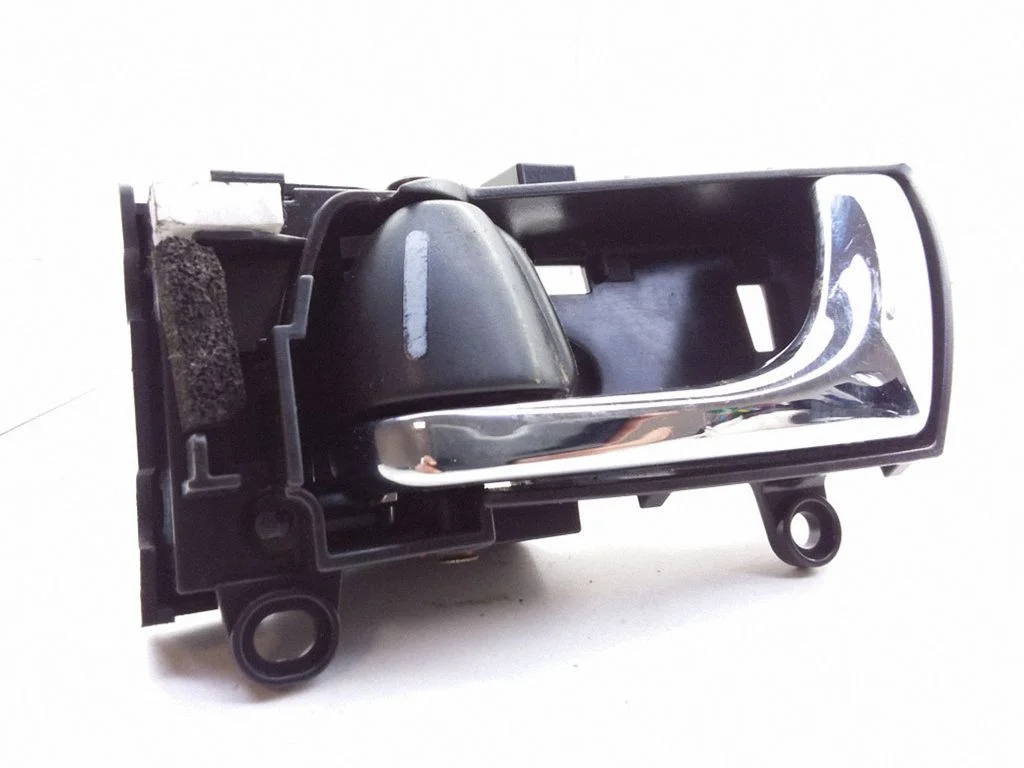 Front door interior handle – Subaru Legacy (1999-2003)