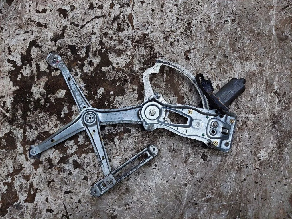 Front door window regulator with motor – Mercedes-Benz E-Class W210 (1995-2002)