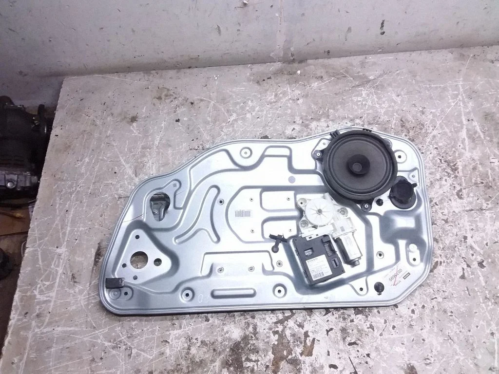 Front door window regulator with motor 30710157