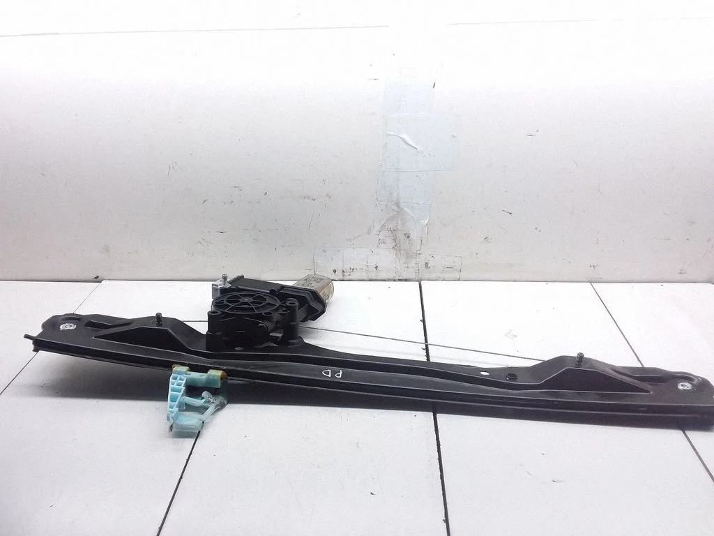 Front door window regulator with motor 40080521