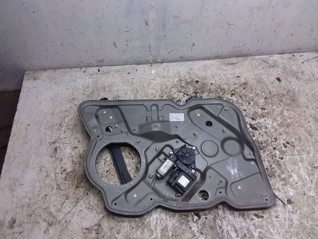 Esiukse elektriline aknatõstuk mootoriga – Skoda Octavia Mk2 (1Z) (2004-2013)