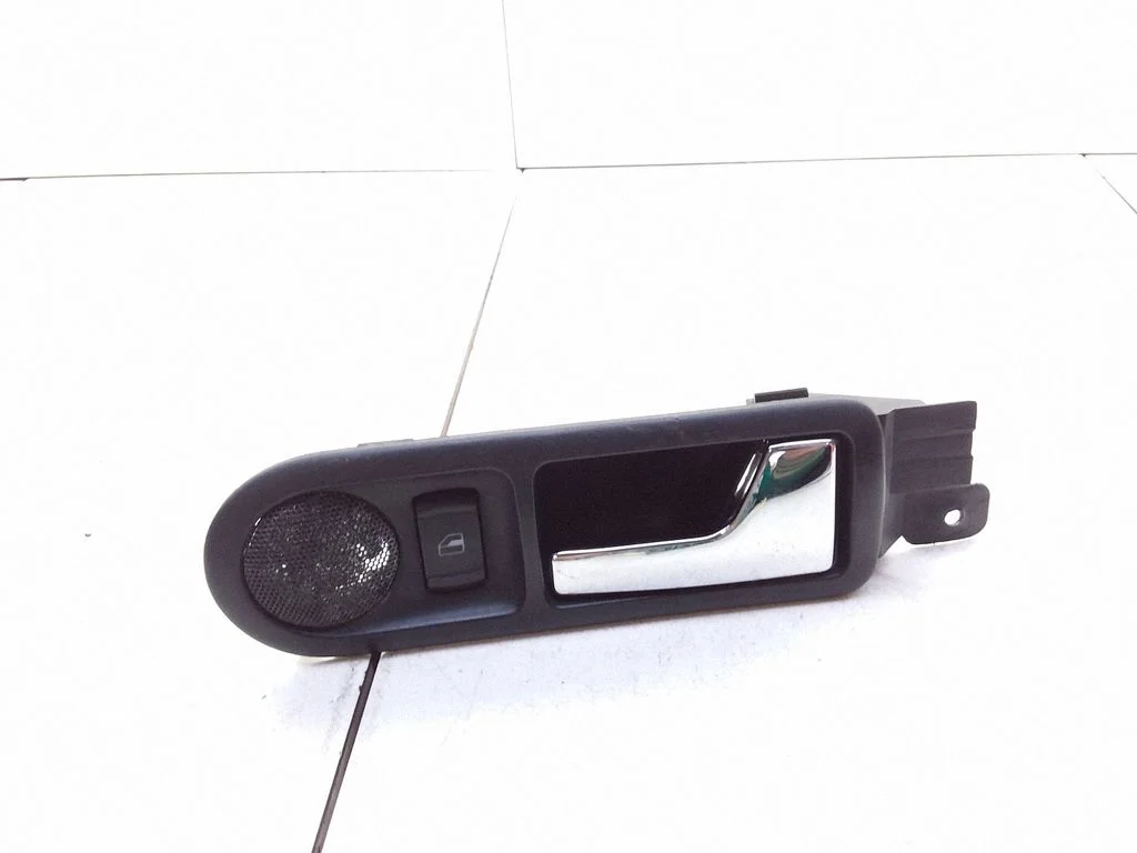 Front door interior handle – Volkswagen Passat B5.5 (2001-2005)